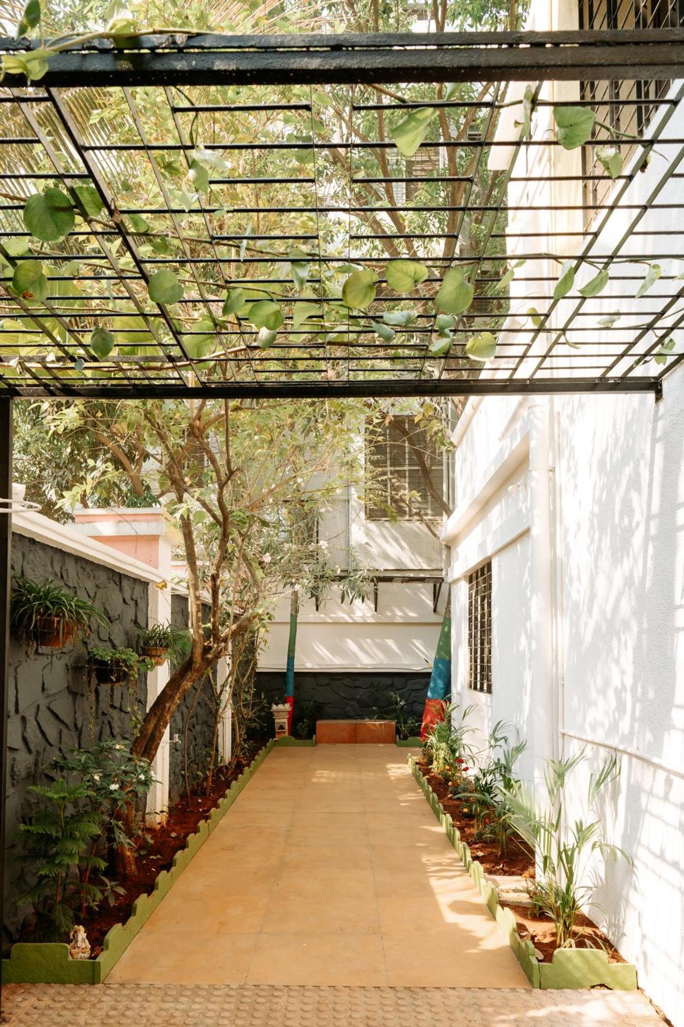 Lotus 2* Pune
